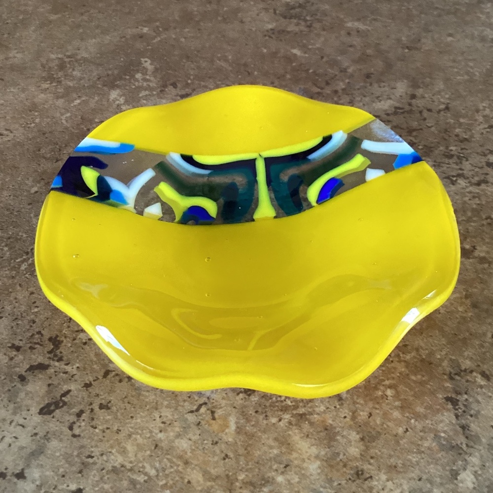 Glass‎ Trinket Dish Yellow Blue White Abstract 4.5”